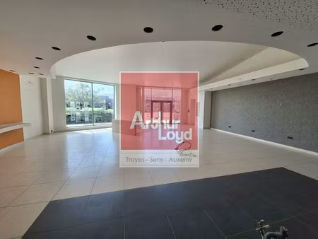 location local commercial 199m² sens 89100