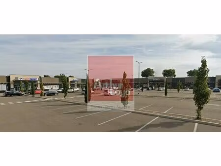 location local commercial 806m² sens 89100