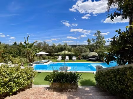 villa 130m2 - terrain 3000m2 - piscine et cuisine été