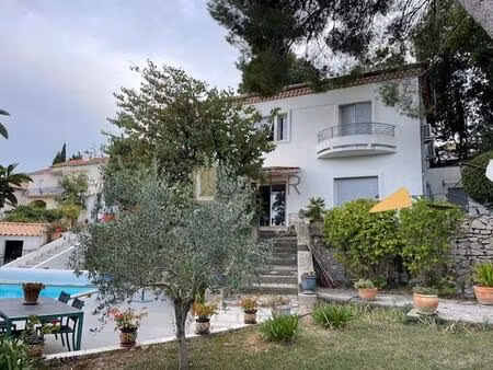 exceptionnel nimes a deux pas de la ville a pied - somptueuse demeure type 7 sur 1100 m2..