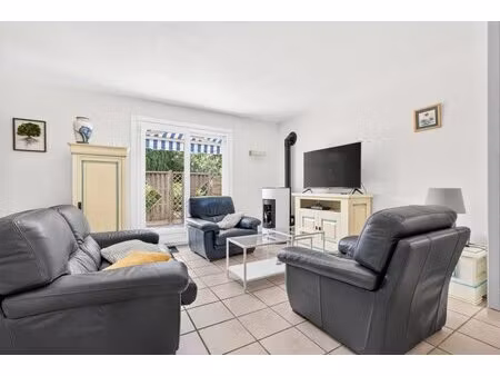 maison de 7 pièces de 140 m² à orgon