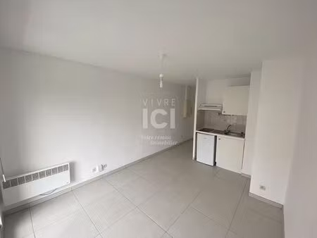a louer - studio 18m² avec balcon - boulevard jules verne nantes