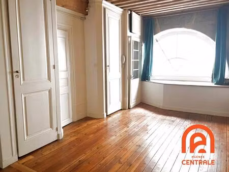 charme de l'ancien  ideal etudiant ou pied a terre  lyon 6ème