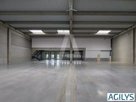 location local d’activités elancourt 78990 1081m²