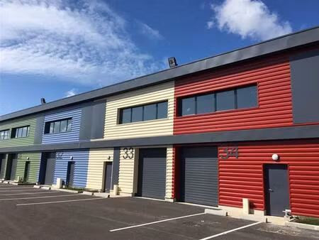 location local d’activités maurepas 78310 154m²