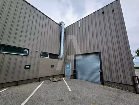location local d’activités montigny le bretonneux 78180 137m²
