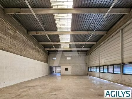 location local d’activités trappes 78190 527m²