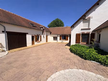 exclusivité – charmante longère rénovée avec piscine à ingré