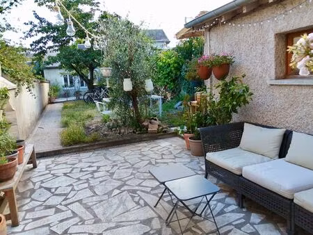 dunois/st jean - maison familiale  4 chambres  dépendance et jardin intime