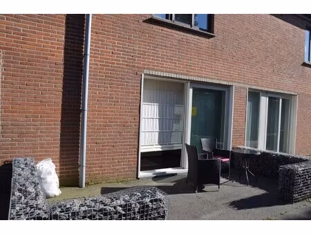 recent appartement landelijk gelegen
