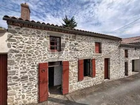 vente immeuble à bressuire (79300) : à vendre / 133m² bressuire
