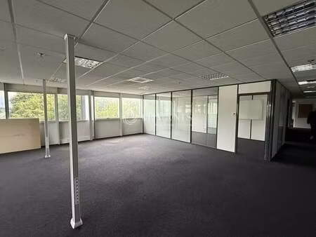 location bureaux 315 m² à 1 058 m²