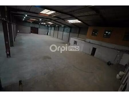 vente local d'activités 1 160 m²