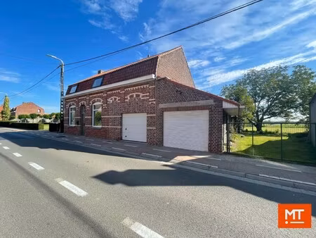 alleenstaande woning te huur met 3 slaapkamers  2 garages en tuin te kruiseke