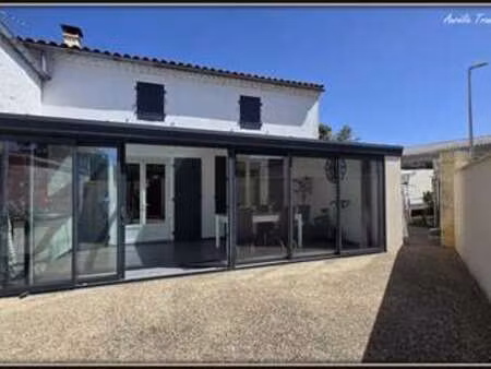 vente maison aux églises-d'argenteuil (17400) : à vendre / 269m² les églises-d'argenteuil