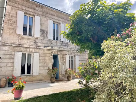 belle maison de ville proche du centre