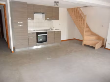 macon centre  rue carnot  f3 en duplex - 63.01m²