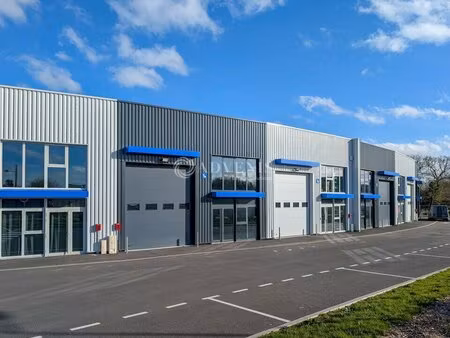 vente local d’activités miniac morvan 35540 170m² à 1223m²
