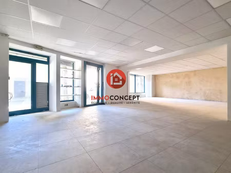 location commerce 2 pièces 142 m² à laudun-l’ardoise (30290)