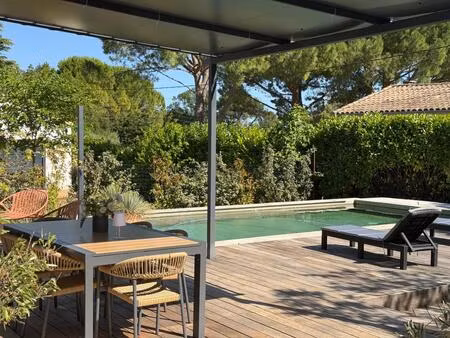 location maison 5 pièces 132 m² à uzès (30700)