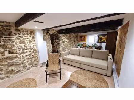 maison de village magnifiquement rénovée  comprenant 2 ou 3 chambres