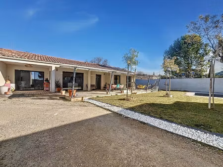 a louer - maison - t4 + studio indépendant piscine et grand