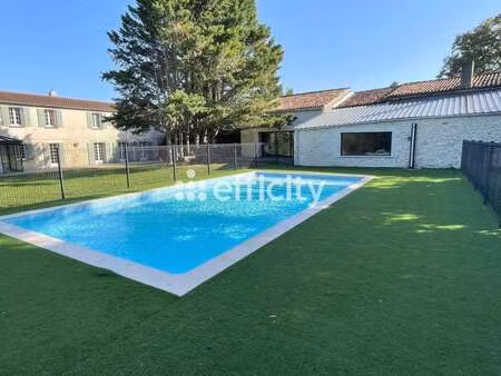 vente maison piscine à saint-jean-d'angély (17400) : à vendre piscine / 360m² saint-jean-d