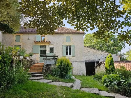 charmante propriété en pierre avec deux habitations  piscine et vues