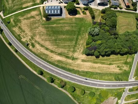 surface industrielle à vendre à les bons villers (vbe36788)