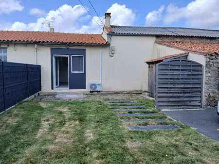 location maison 1 pièce  31.00m²  les herbiers