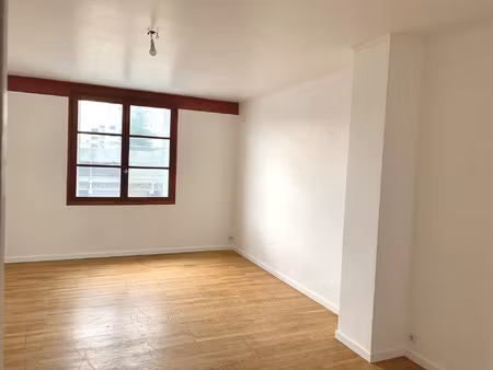 dernier étage - spacieux f4 de 80 m2