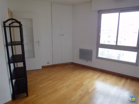 location appartement 1 pièce 21m² courbevoie 92400