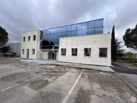 location bureaux 827 m²