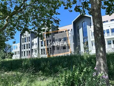location local professionnel 99m² serris 77700