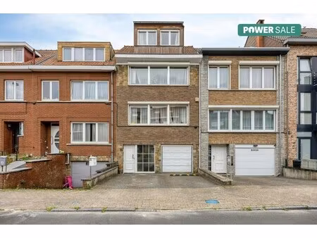 ruime gezinswoning met garage en zonnige tuin in strombeek-bever