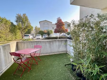 location appartement 1 pièce 22 m² à marignane (13700)