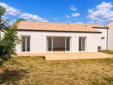 location maison 4 pièces 100 m² à saint-hippolyte (17430)