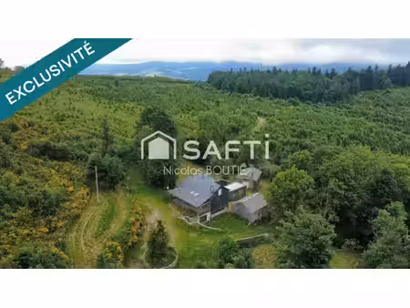 maison avec dépendances sur terrain de 3 2 ha