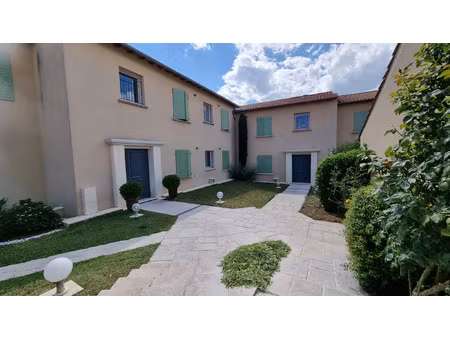 location appartement 3 pièces 81 m² à salaise-sur-sanne (38150)