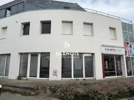 location commerce bouguenais 44340 61m²