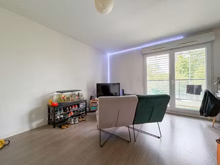 à vendre - angers strasbourg - studio récent avec balcon et parking en sous-sol !