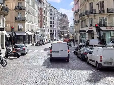 location commerce paris 75008 145m²
