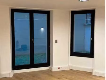 location commerce paris 75016 70m²