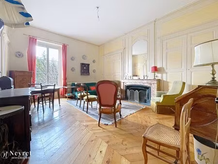 plein centre appartement de 144m2 avec jardin