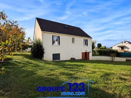 maison sur sous-sol complet avec terrain clos
