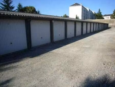 location garage box et parking à angers deux croix banchais (49000) : à louer / angers deu