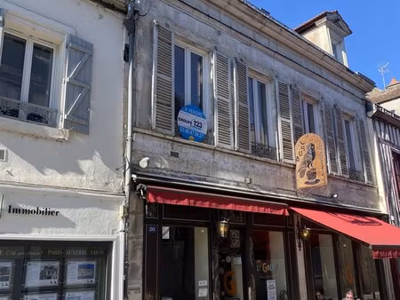 immeuble à vendre emplacement idéal à auxerre 339 000 € fai - 270 m2