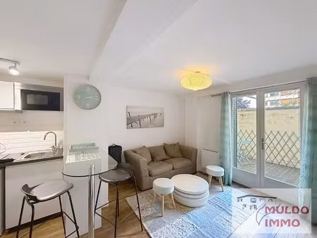 t2 de 36 m² en duplex préfecture avec terrasse