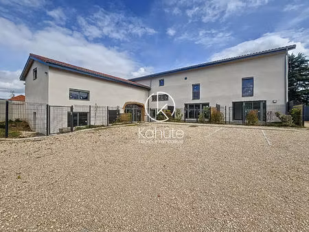 à 20 minutes de lyon  appartement lentilly 4 pièce(s)  triplex de 91m²  3 chambres  extéri