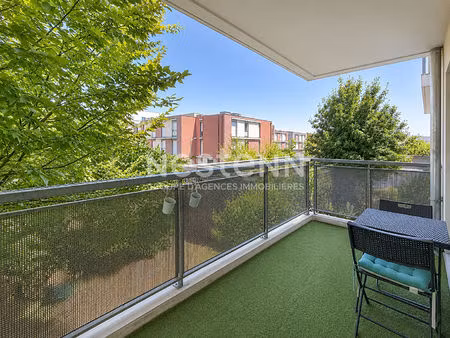 appartement t2 de 40.75 m2 avec garage fermé bron 69500